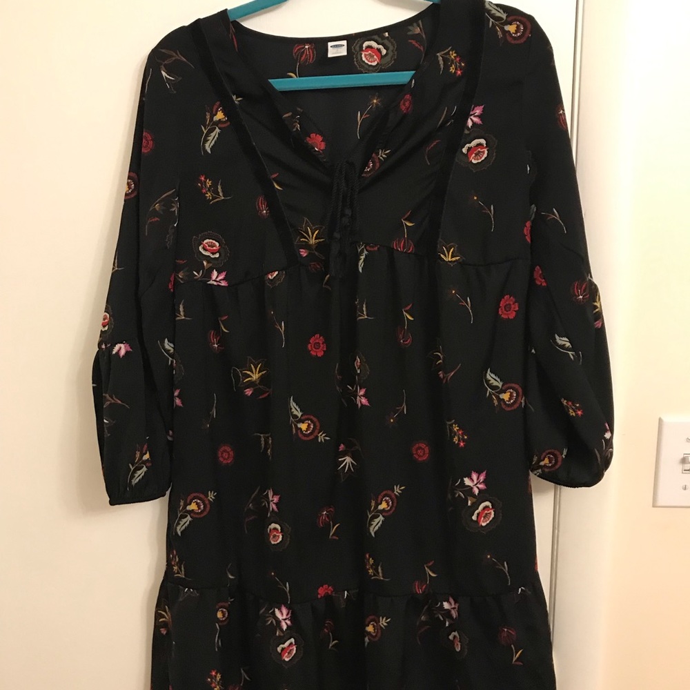 Old navy black floral pattern dress